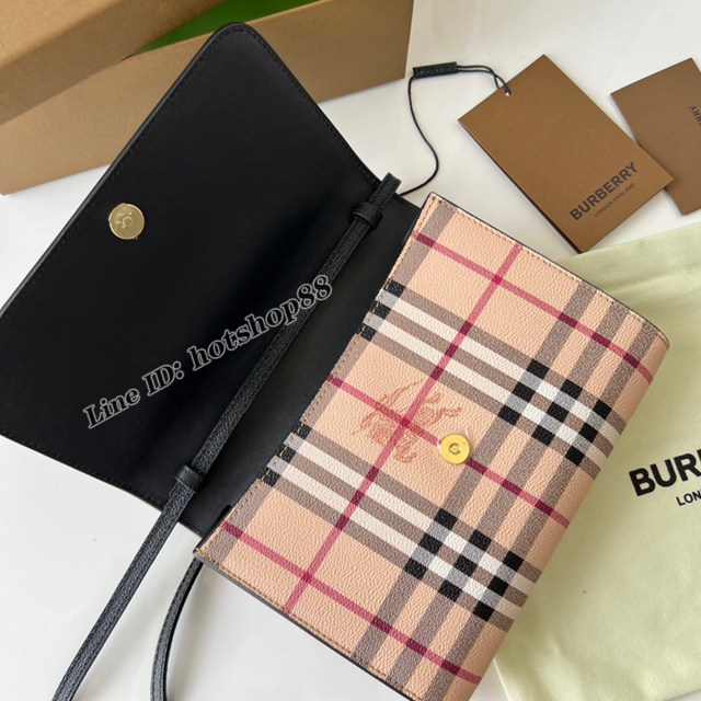 Burberry專櫃新款格紋拼皮革斜背包 巴寶莉女款休閒小肩包手包 yxb1053